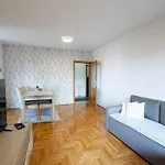 Caleya - With Private Parking