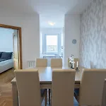 Caleya - With Private Parking 아파트 사라예보