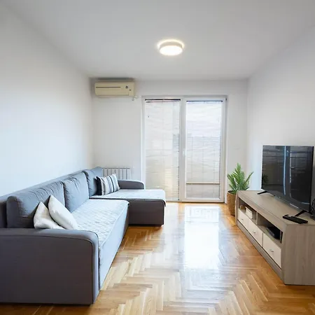 Apartman Caleya - With Private Parking