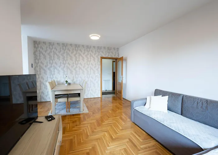 Caleya - With Private Parking