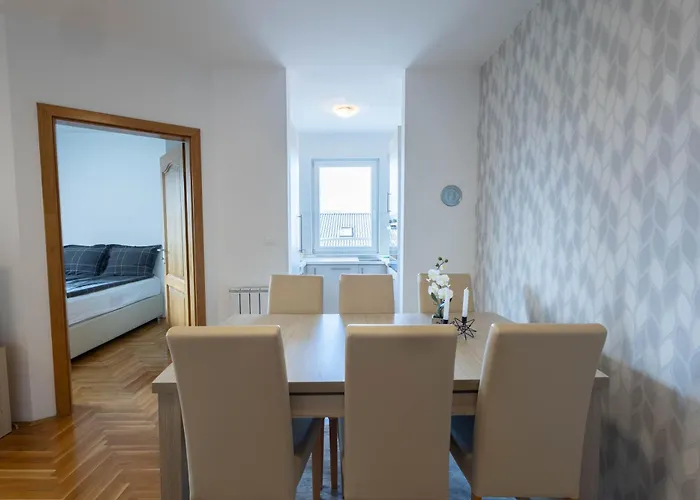 Caleya - With Private Parking شقة سراييفو